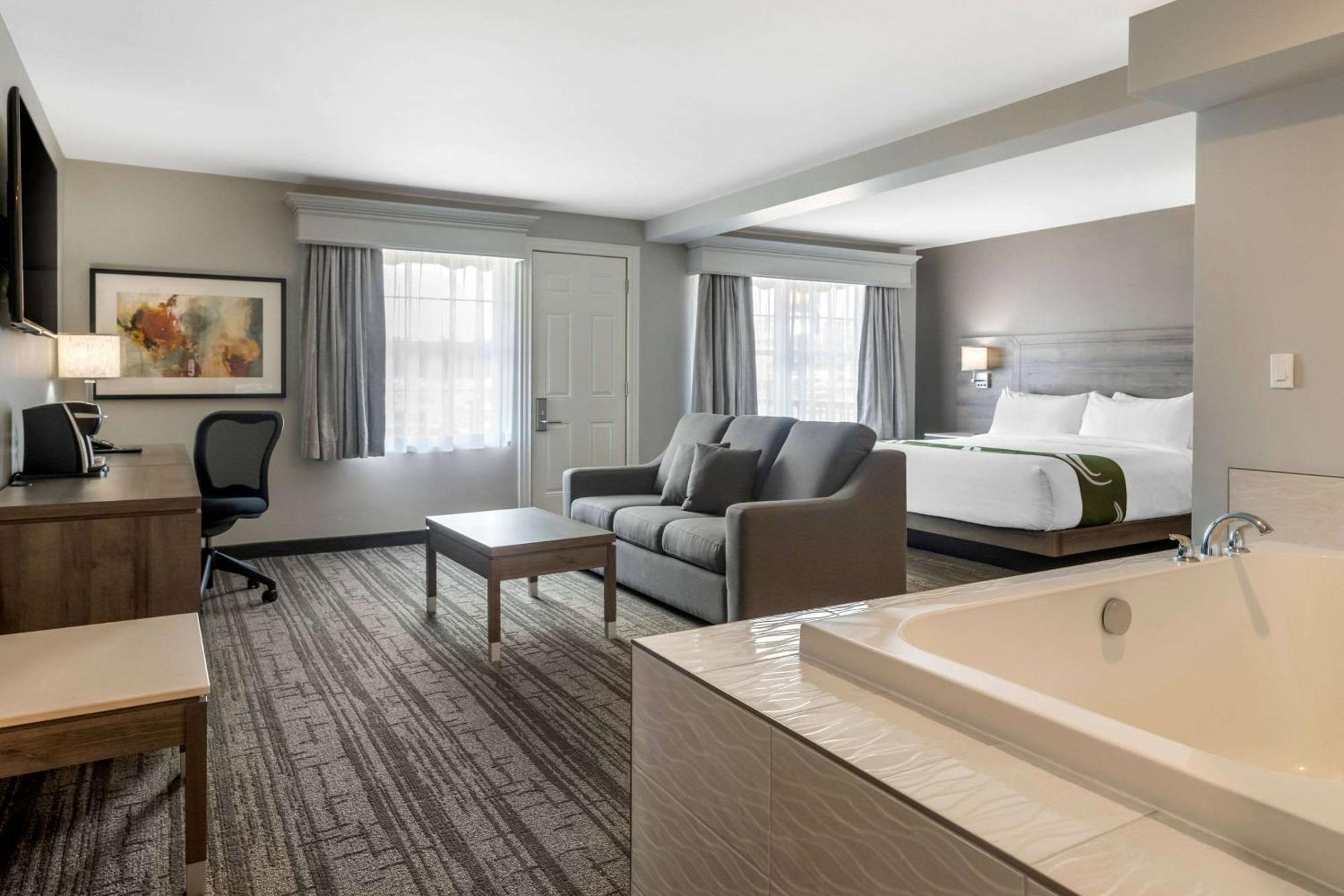 Quality Inn & Suites Amsterdam Fredericton Eksteriør bilde