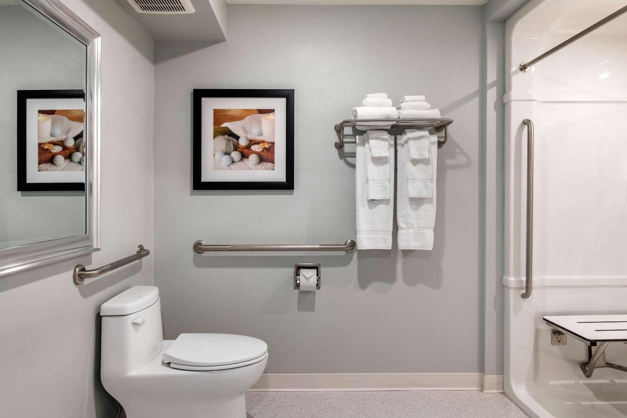 Quality Inn & Suites Amsterdam Fredericton Eksteriør bilde